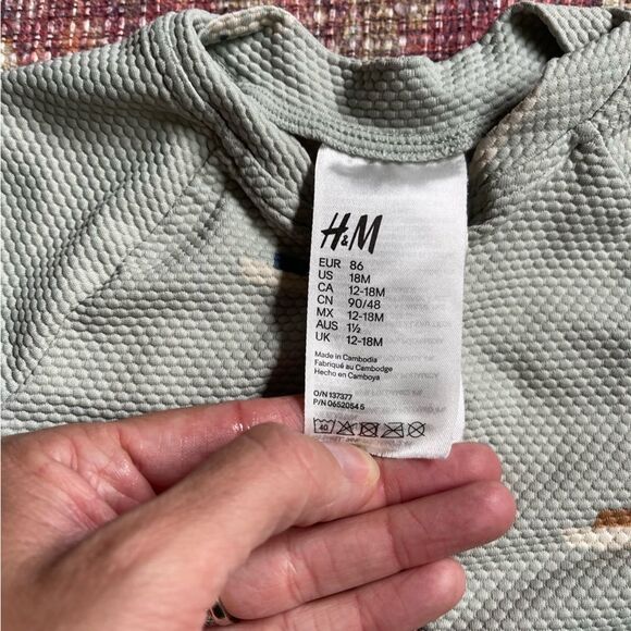 H&M 12-18 month Kids One Piece swimsuit rashguard in Green with Boat Pattern - Picture 6 of 9